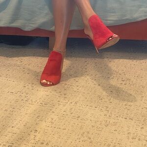 Steve Madden red heels